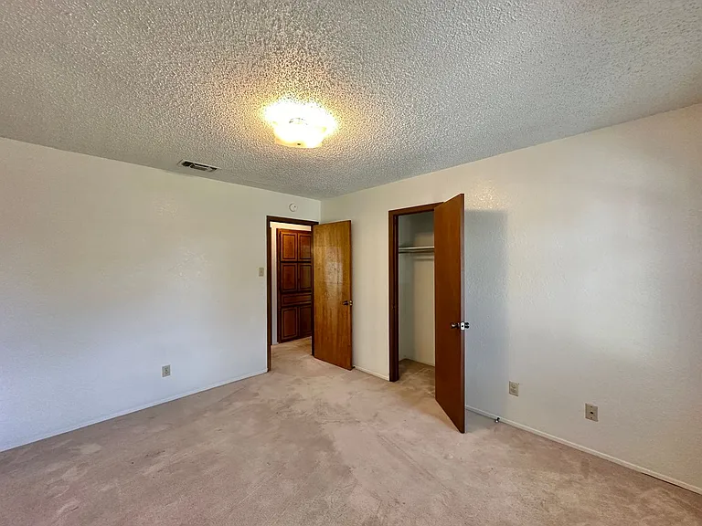 1602 Becker Dr — Photo 17