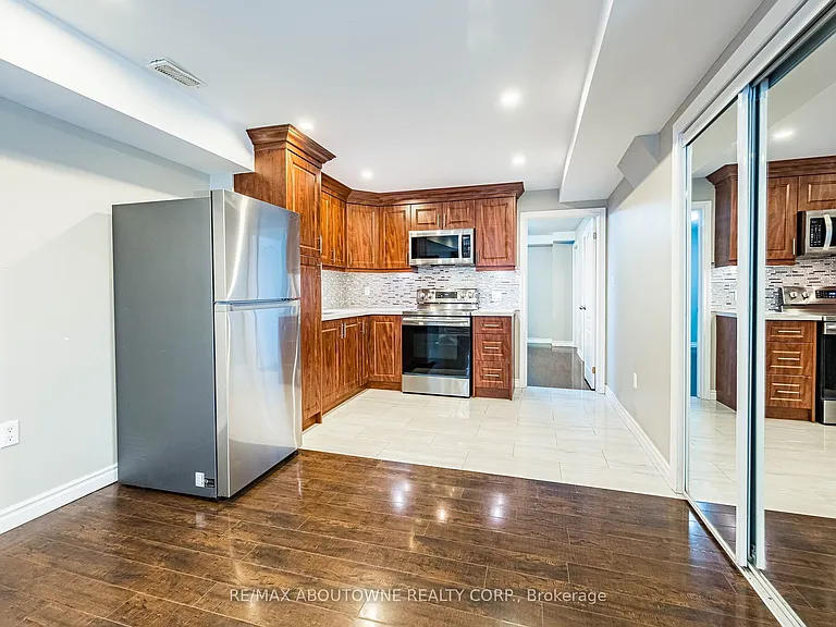 22 Ryan St #BASEMENT — Photo 6