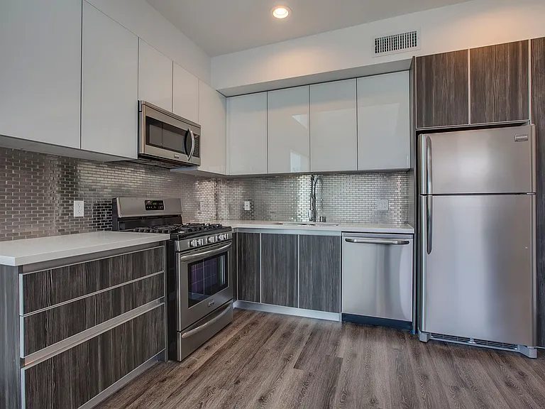 4252 Lockwood Ave #6 — Photo 6