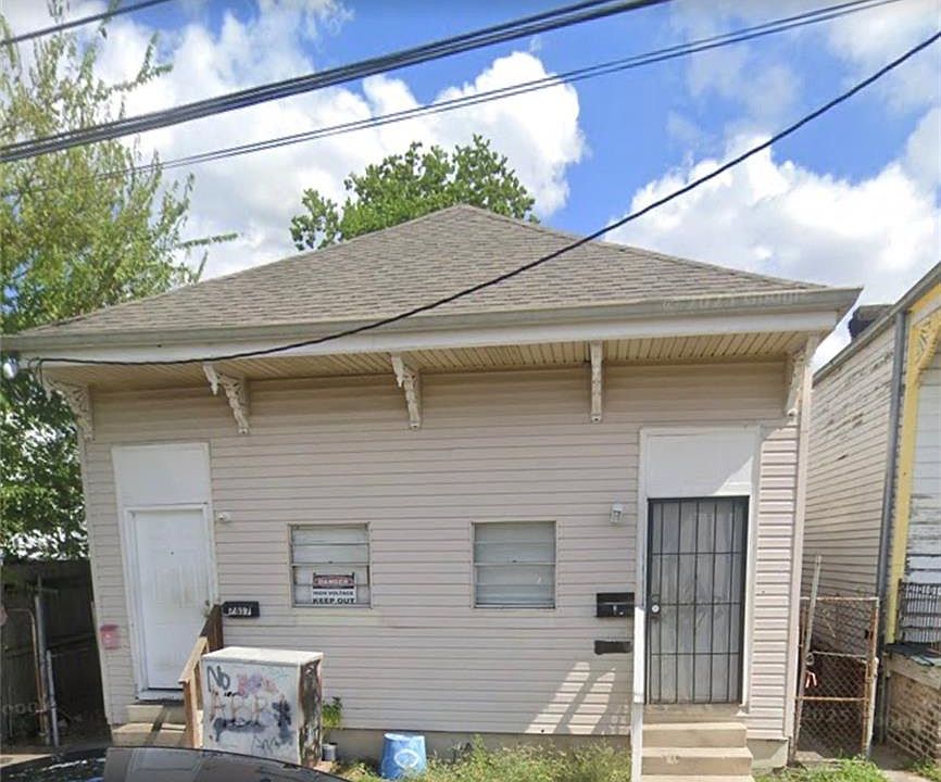 1st image of 2617 Toulouse St