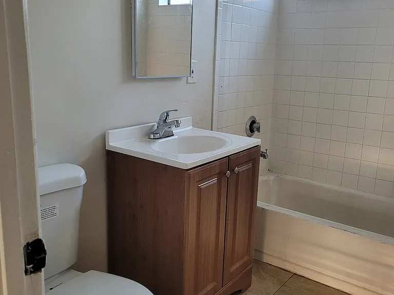 1465 W 25th St #5A — Photo 5
