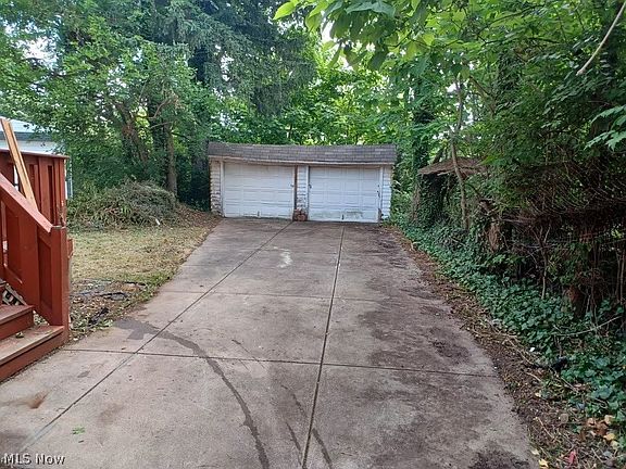 3rd image of 3359 E 145th St