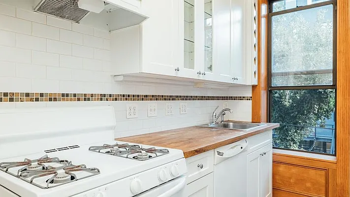 Rented by Compass | media 33