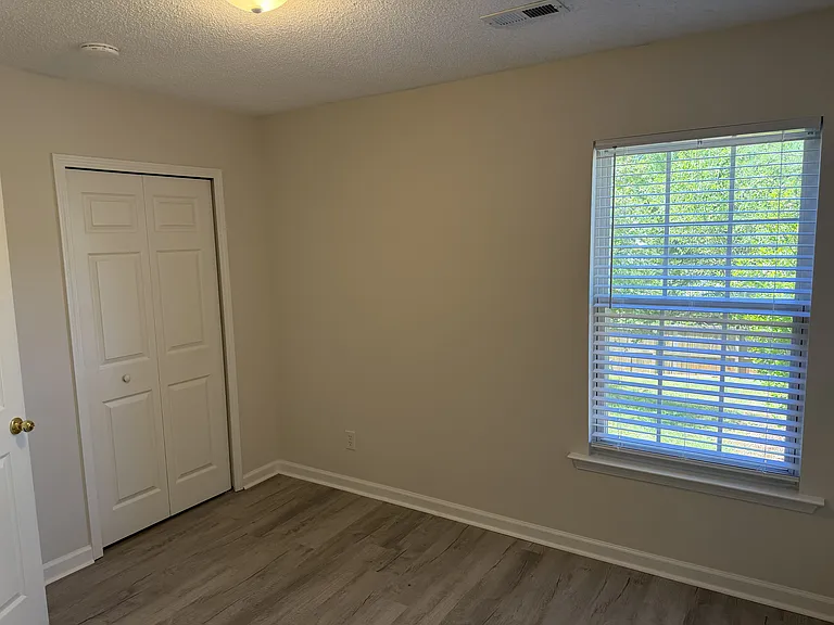714 Thornbird Cir — Photo 10