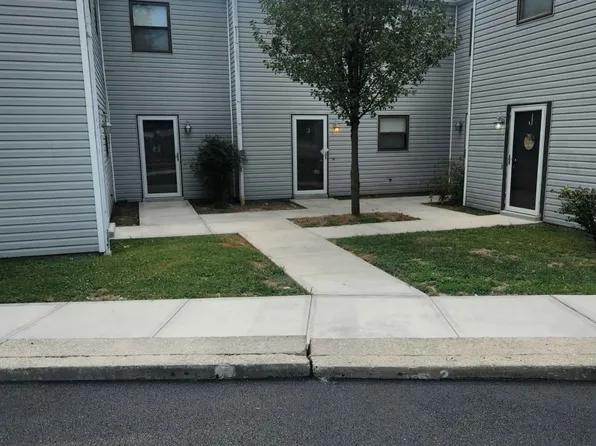 2820 Yellowstone Pkwy, Lexington, KY 40517
