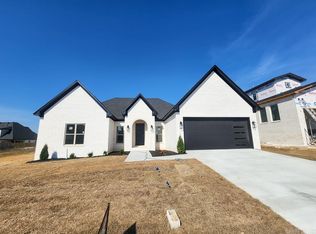 125 Willow Springs Dr, Conway, AR 72034