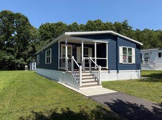99 Terry Ln, Halfmoon, NY 12065