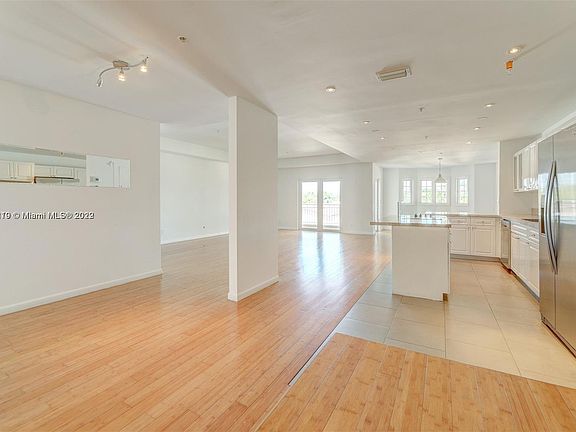 5th image of 1413 20th St APT 408