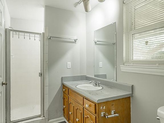 2nd image of 4667 Cary Ln #4171