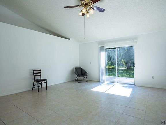 3rd image of 8 Wood Aspen Ln