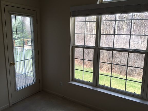 4th image of 4737 Berkshire Dr