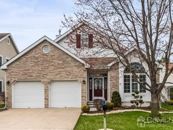 31 Sherwood Dr, Monroe Township, NJ 08831