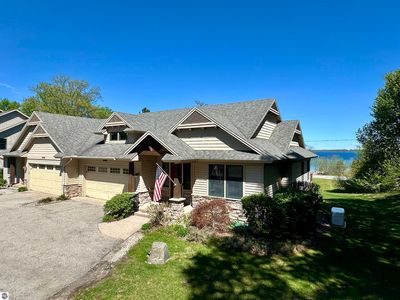 10070 E Sapphire Cir, Traverse City, MI, 49684