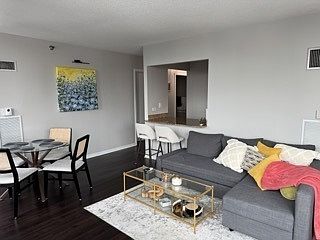 4th image of 400 N La Salle Dr APT 1911