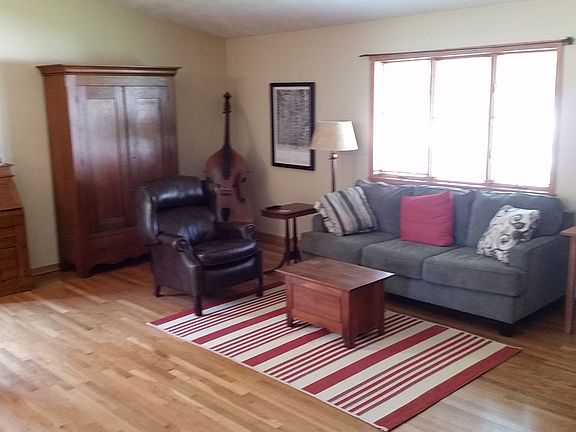 2nd image of 601 Sue Ann Dr
