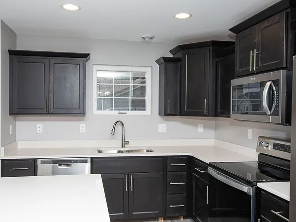 3822 Scorpio Dr SE, Mandan, ND 58554