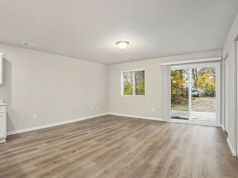 5016A Birchwood Ln — Photo 8