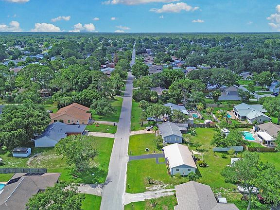 5th image of 2820 Sabal Palm Dr