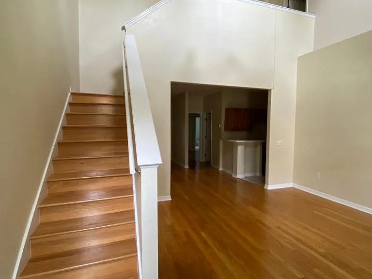 231 NE 28th Ave #105 — Photo 5