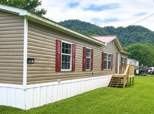 382 White Tail Rd, Whitesburg, KY 41858