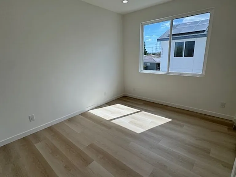 Briercrest 6170 & 6168 — Photo 46
