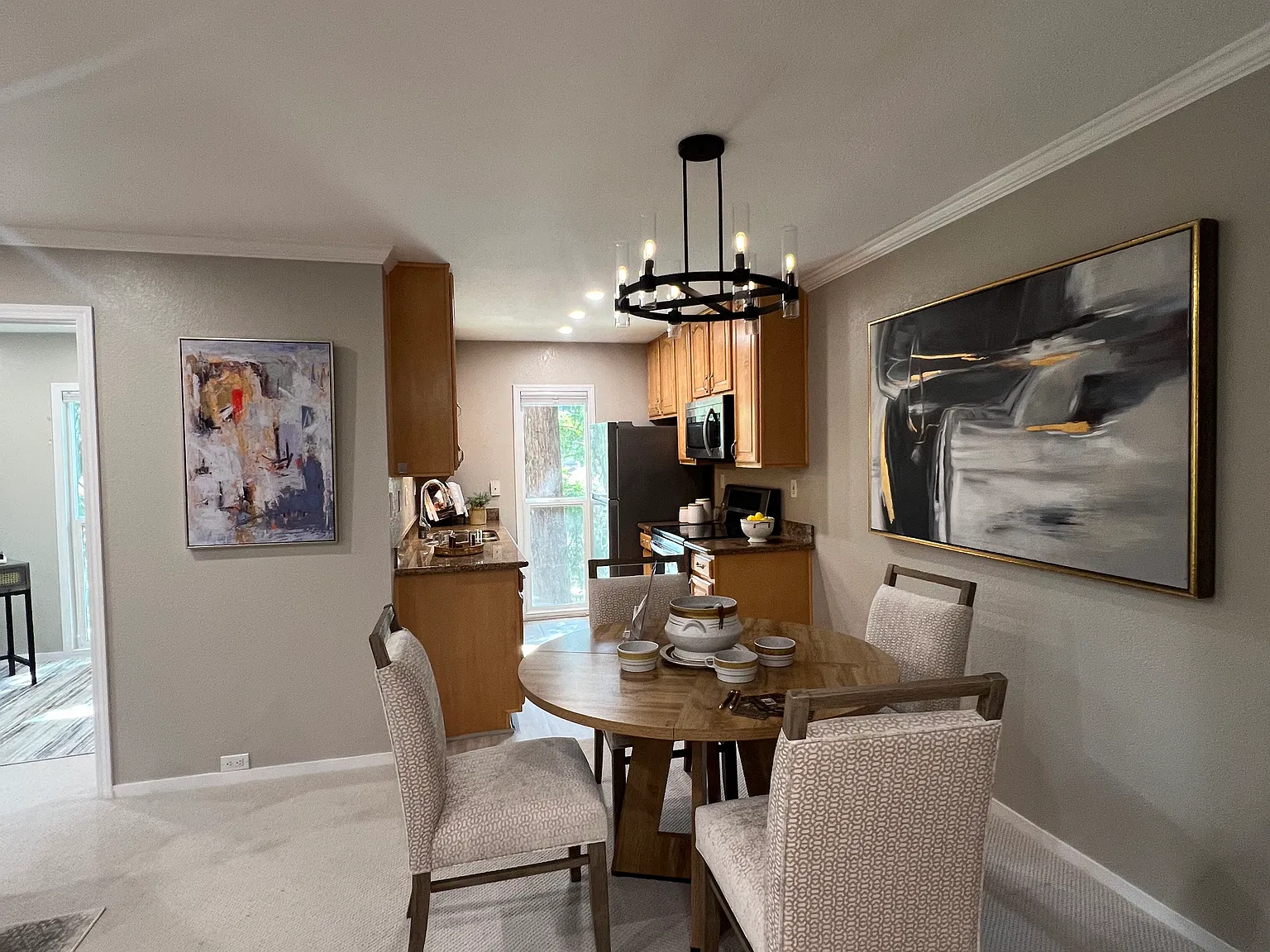 2 bed, 790 sqft, $2,595 — Photo 1