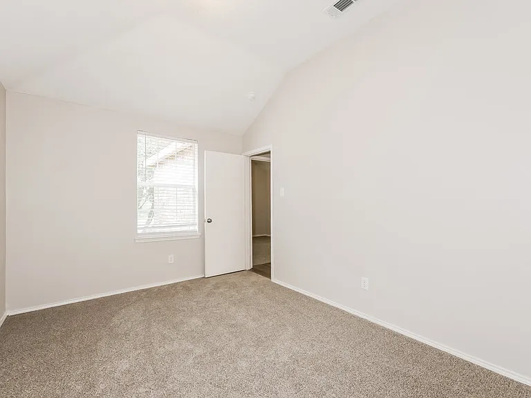 2628 Loch Wood Dr — Photo 14