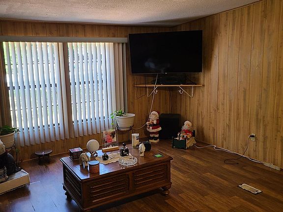 4th image of 4809 Jackie Cir
