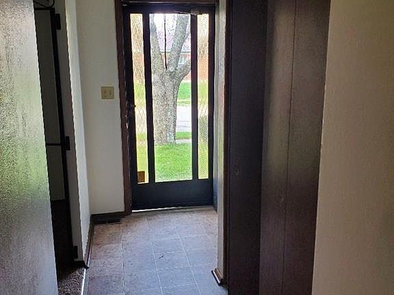 3rd image of 600 Ellsworth Dr