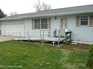114 W South St, Knoxville, IA 50138
