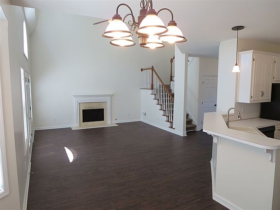 4th image of 2037 Township Dr