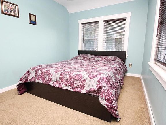 4th image of 679 S Oak Park Ct