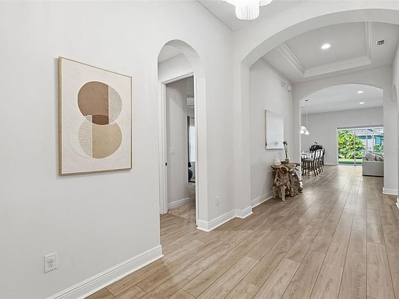 3rd image of 5604 Wayfarer Ave