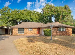 1512 Douglas Dr, Iowa Park, TX 76367