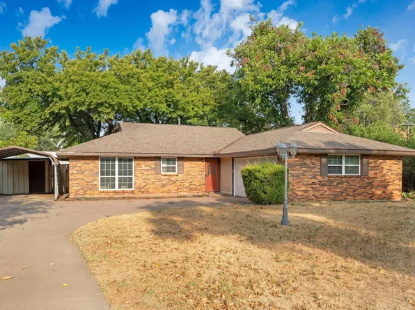 1512 Douglas Dr, Iowa Park, TX 76367