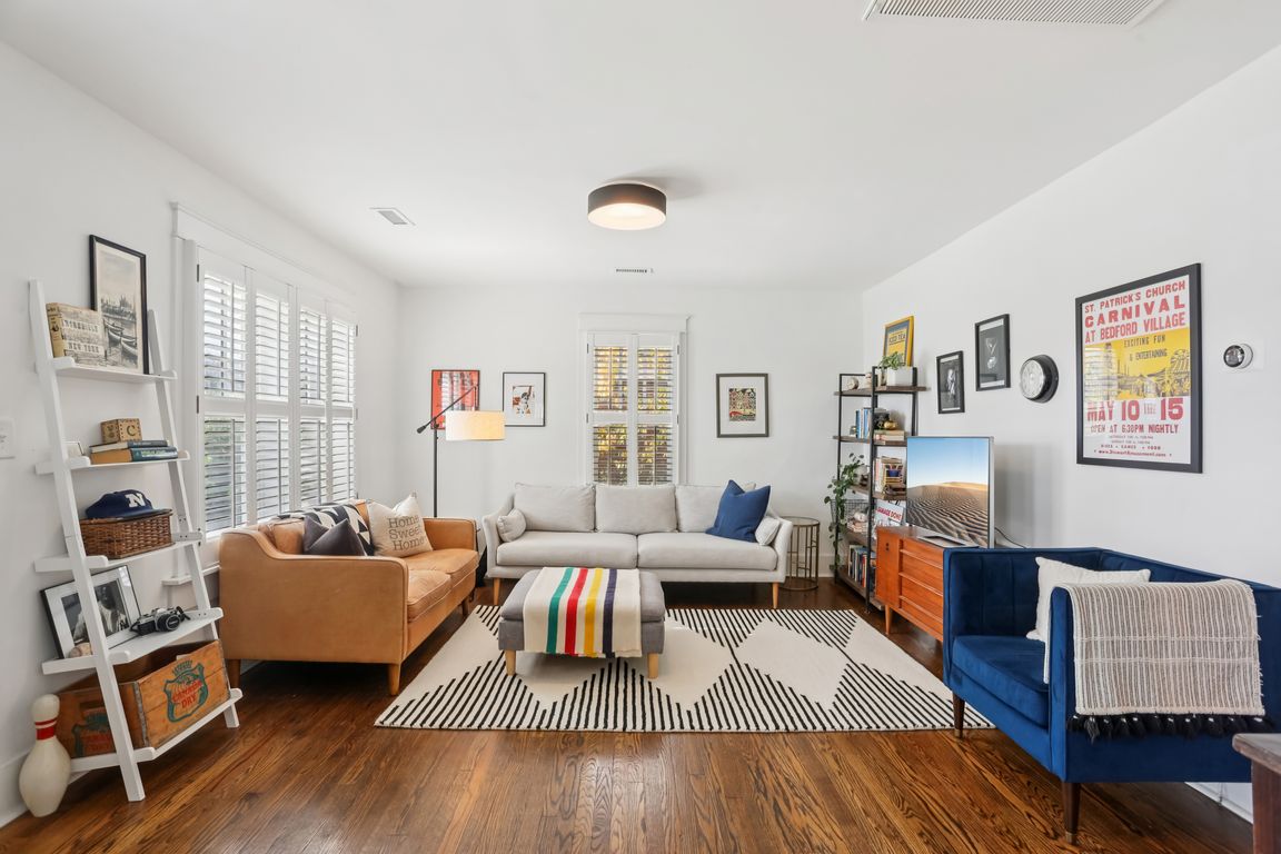 next background image