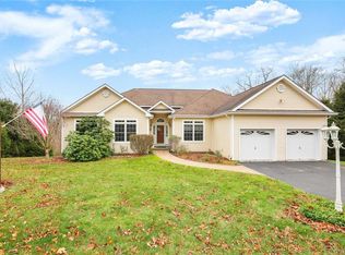 18 Horseshoe Path, Pawling, NY 12564