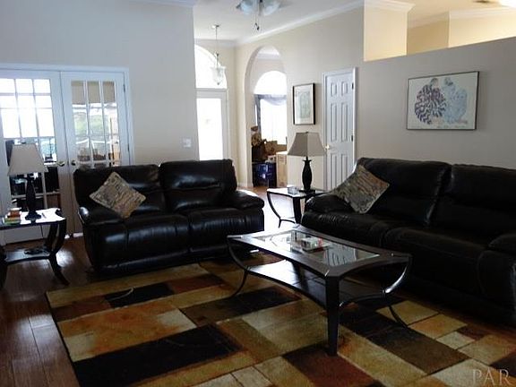 5th image of 28 Bartlett Cir