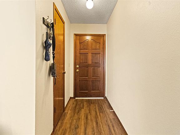 4th image of 2113 Lynn Ln