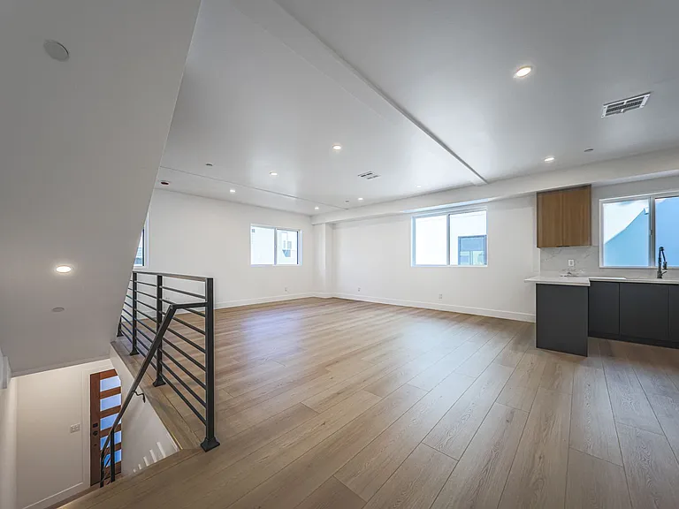 Never Before Lived in Luxury Townhomes 2 Blocks from WeHo! — Photo 27
