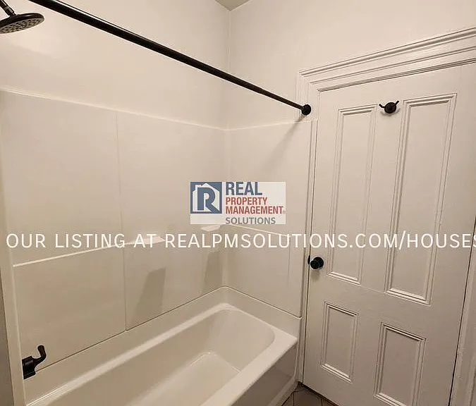 2227 NW Hoyt St — Photo 14