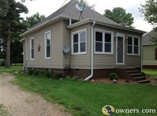 446 E Walnut St, Washburn, IL 61570