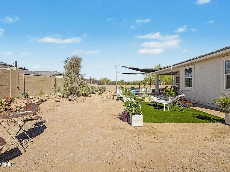 24054 W Verlea Dr — Photo 33