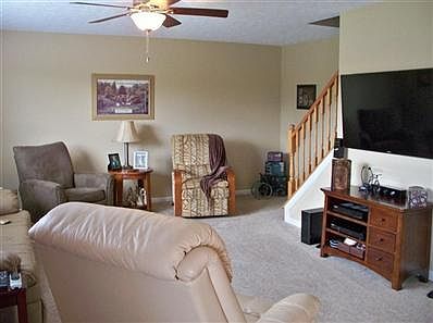 3rd image of 6926 Evergreen Cir