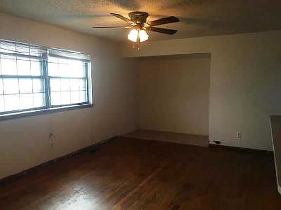 2nd image of 8513 NE 35th St