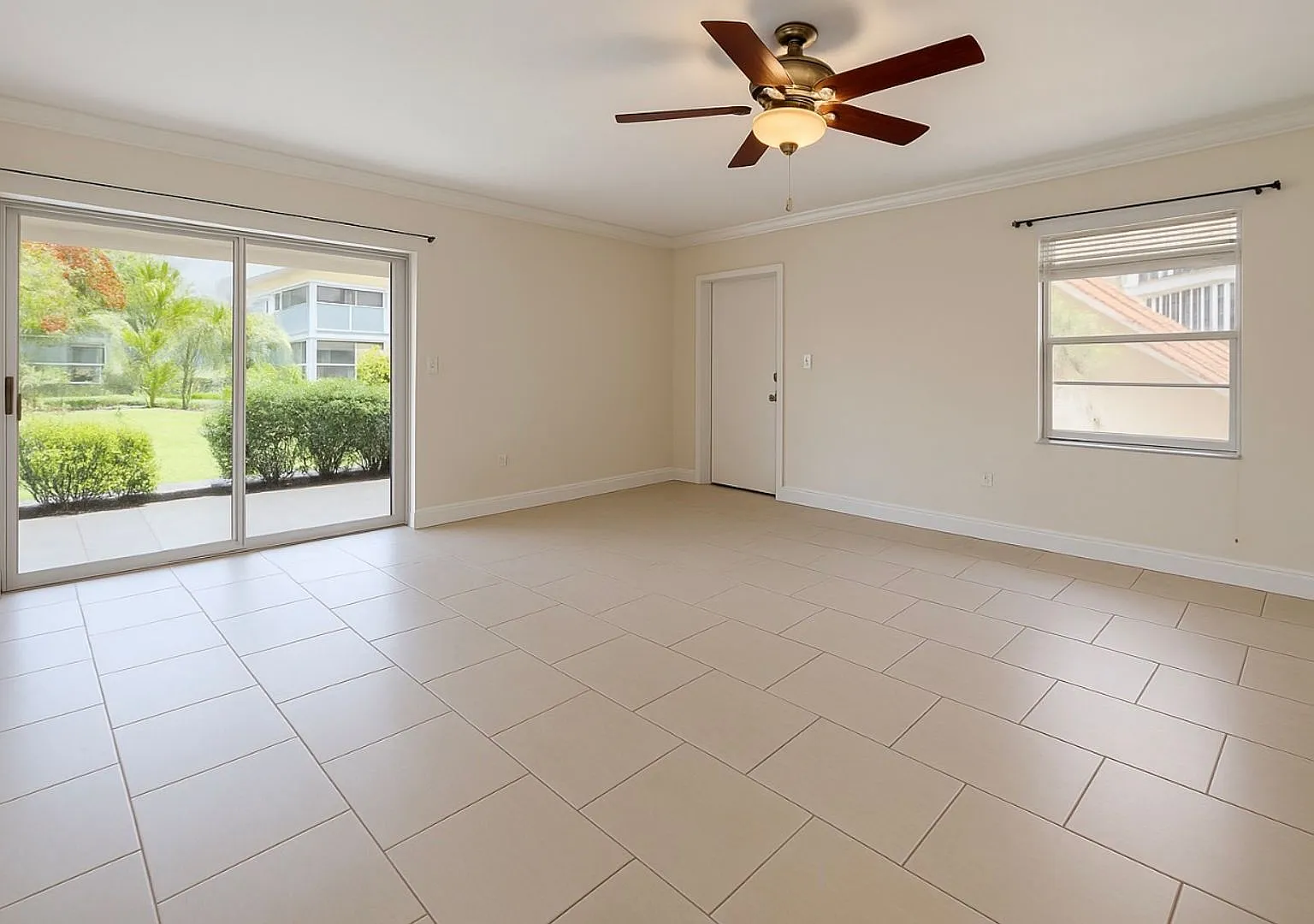 Annual Rental 2 Bed - 2 Bath - Condo At Naples Sorrento Villas — Photo 2