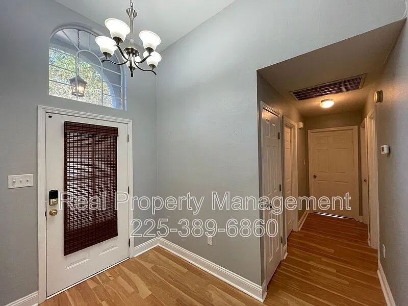 3 bed, 2.0 bath, 1515 sqft, $1,950 — Photo 2