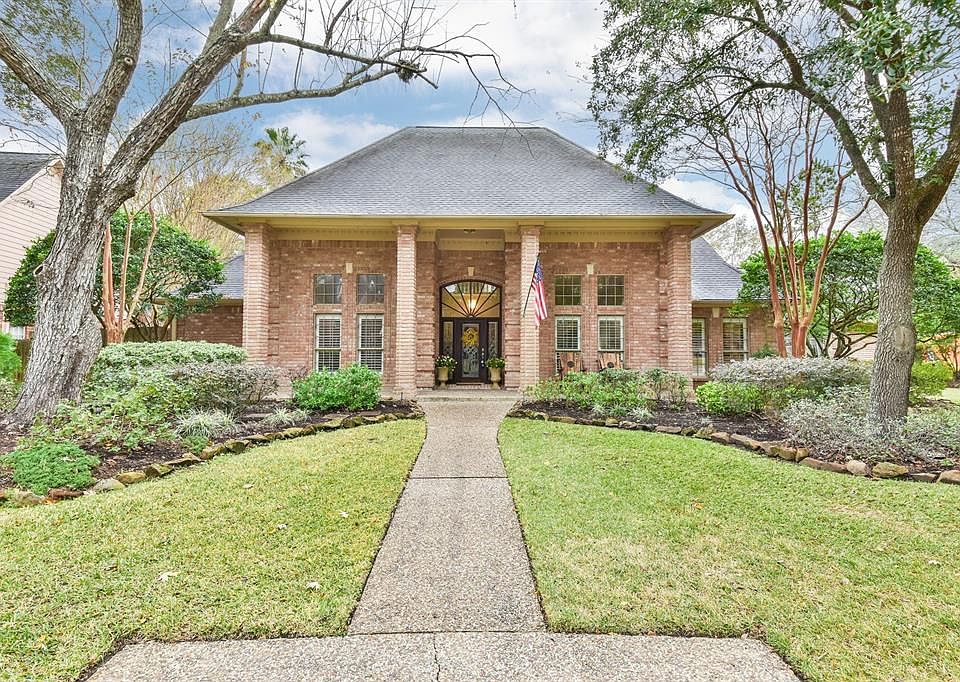 1st image of 5823 Woodland Creek Dr