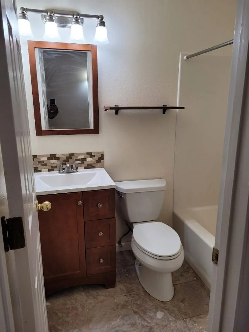 Unm/Cnm 2bd 1ba Townhouse In Nob Hill — Photo 3