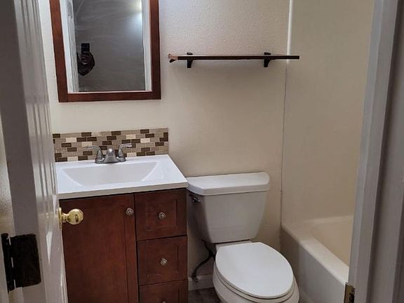 3rd image of 3911 Silver Ave SE APT E